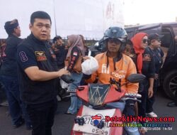 Ketua DPC Grib Jaya Kota Bandar Lampung Beserta Jajarannya Berbagi Takjil 1000 Paket di Tugu Adipura