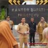 Bupati Pringsewu Lepas Pendistribusian Logistik Pemilihan Kapekon Serentak