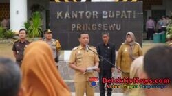 Bupati Pringsewu Lepas Pendistribusian Logistik Pemilihan Kapekon Serentak