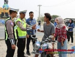 Operasi Patuh di Pringsewu, Polisi Edukasi Pengendara untuk Tingkatkan Keselamatan dan Kesadaran Pajak Kendaraan
